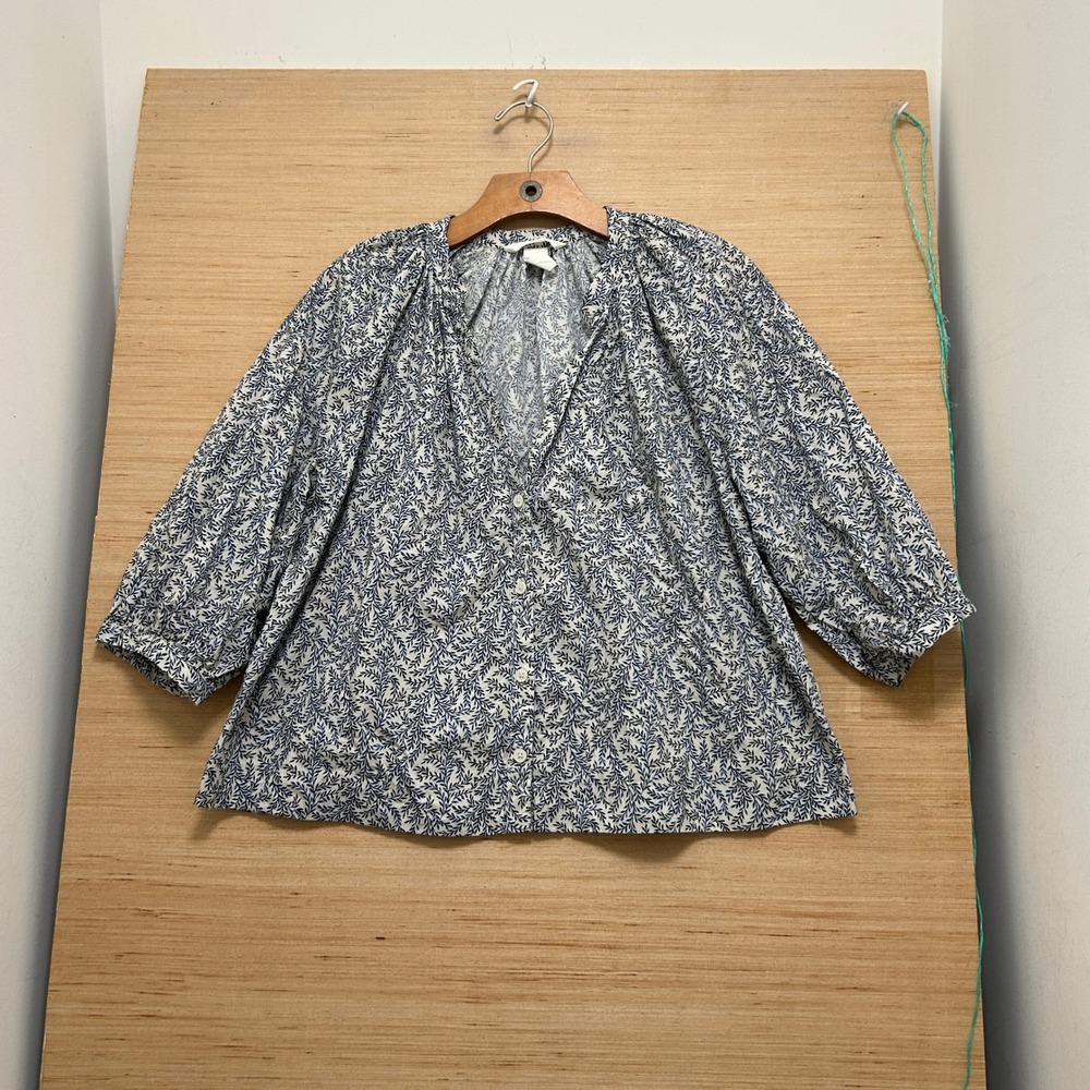 HM Blue White Leaf Print V-Neck Button Up Blouse 3/4 Balloon Sleeve Medium
